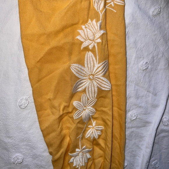 LA Hearts off the shoulder top in yellow - Picture 7 of 7